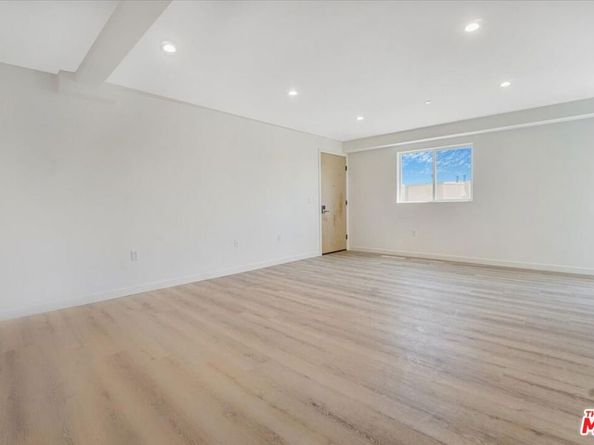 10918 Camarillo Street, North Hollywood CA 91603