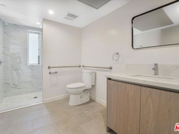 10918 Camarillo Street, North Hollywood CA 91603