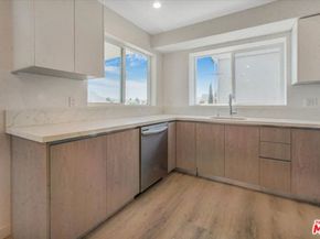 10918 Camarillo Street, North Hollywood CA 91603