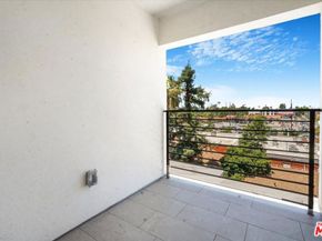 10918 Camarillo Street, North Hollywood CA 91603