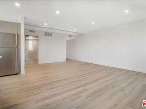 10918 Camarillo Street, North Hollywood CA 91603