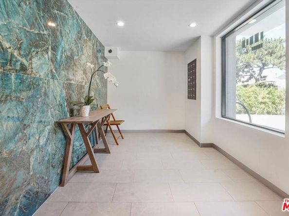 10918 Camarillo Street, North Hollywood CA 91603