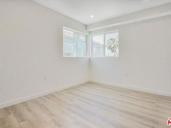 10918 Camarillo Street, North Hollywood CA 91603