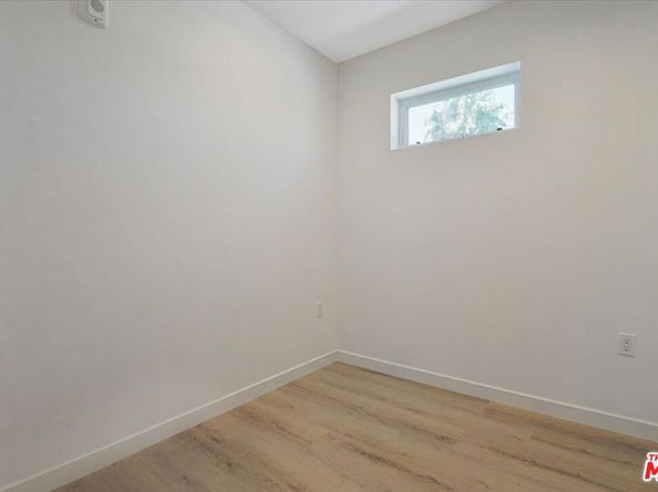 10918 Camarillo Street, North Hollywood CA 91603