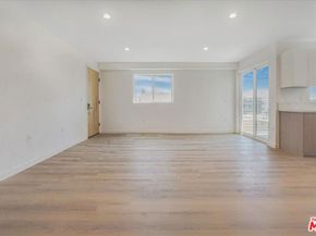 10918 Camarillo Street, North Hollywood CA 91603