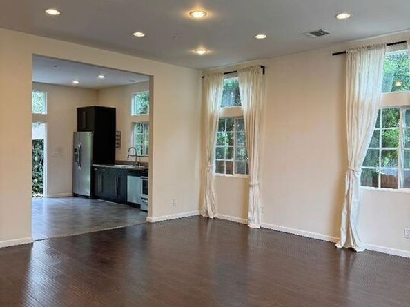 4503 Tobias Avenue, Sherman Oaks CA 91403