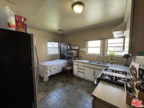 4518 Abbey Place, Los Angeles CA 90019