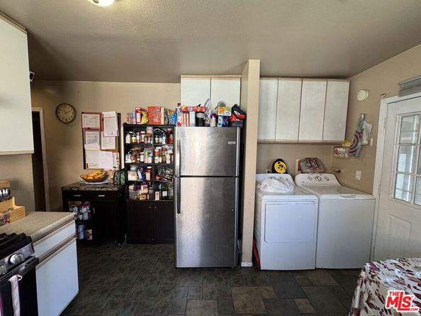 4518 Abbey Place, Los Angeles CA 90019