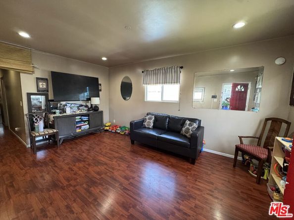 4518 Abbey Place, Los Angeles CA 90019