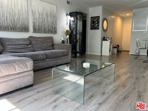 20134 Leadwell Street 133, Winnetka CA 91306