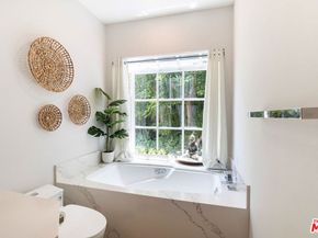 2001 Holly Hill Terrace, Los Angeles CA 90068
