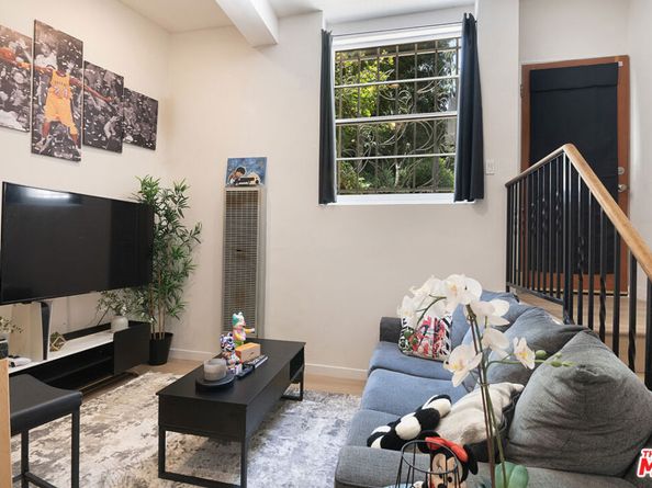 2001 Holly Hill Terrace, Los Angeles CA 90068