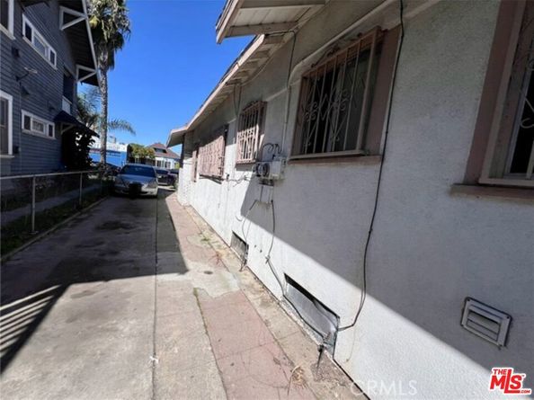 1826 S Bonnie Brae Street 3/4, Los Angeles CA 90006