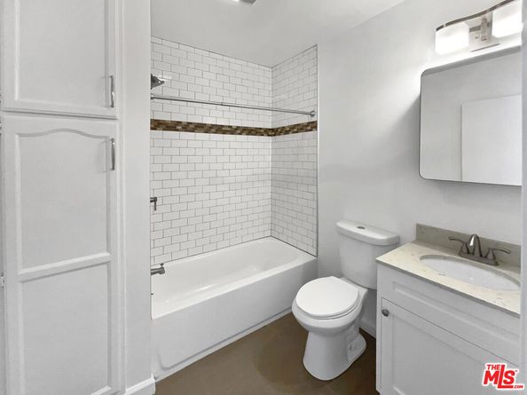 6906 Balcom Avenue, Reseda CA 91335