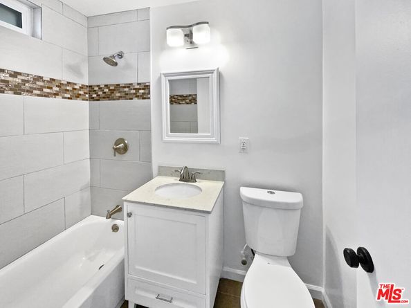 6906 Balcom Avenue, Reseda CA 91335