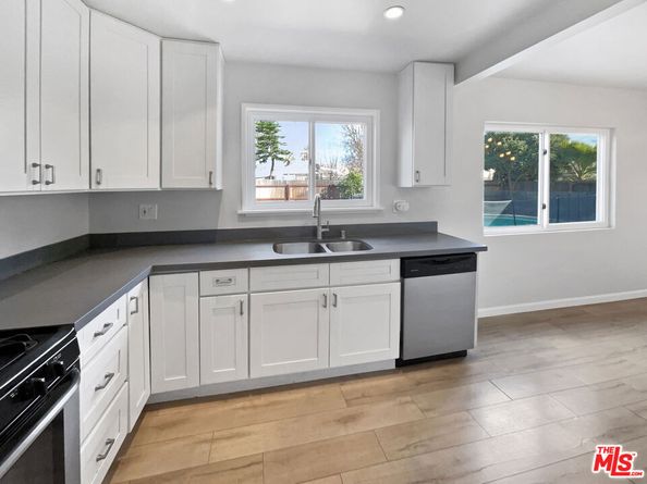 6906 Balcom Avenue, Reseda CA 91335