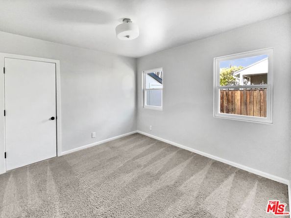 6906 Balcom Avenue, Reseda CA 91335