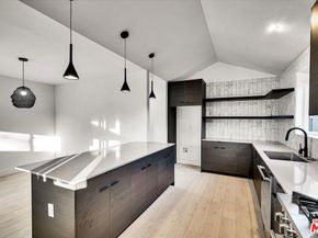 4122 S Bronson Avenue, Los Angeles CA 90008