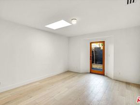 4122 S Bronson Avenue, Los Angeles CA 90008