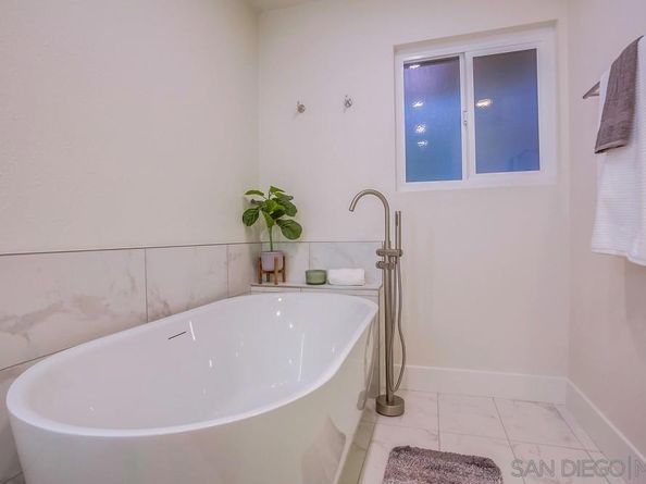 1924 Skyline Dr, Escondido CA 92027