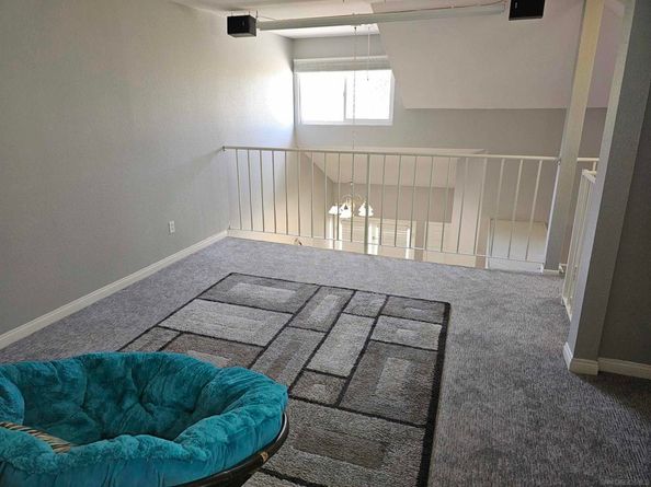 1564 Tanglewood LN 5, Escondido CA 92029