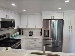 1564 Tanglewood LN 5, Escondido CA 92029