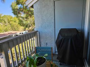1564 Tanglewood LN 5, Escondido CA 92029