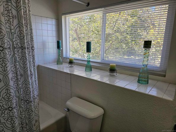 1564 Tanglewood LN 5, Escondido CA 92029