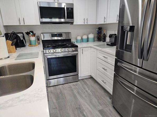 1564 Tanglewood LN 5, Escondido CA 92029