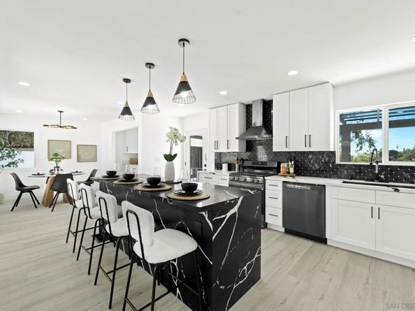 9130 Edgewood Dr, La Mesa CA 91941