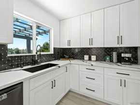 9130 Edgewood Dr, La Mesa CA 91941