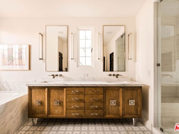 7020 La Presa Drive, Los Angeles CA 90068