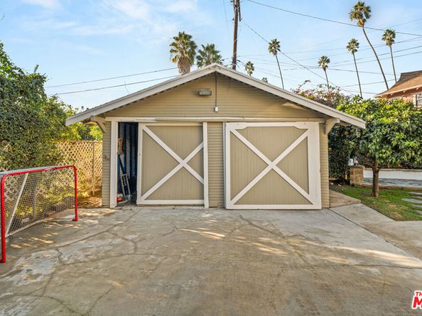 1513 S Victoria Avenue, Los Angeles CA 90019