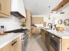 1011 N Ogden Drive 104, West Hollywood CA 90046