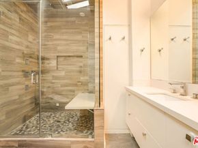 630 Rose Avenue 5, Venice CA 90291