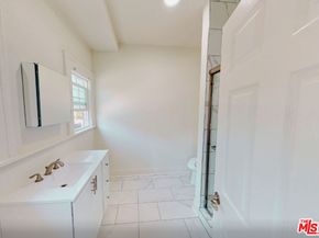 1139 W 27th Street, Los Angeles CA 90007