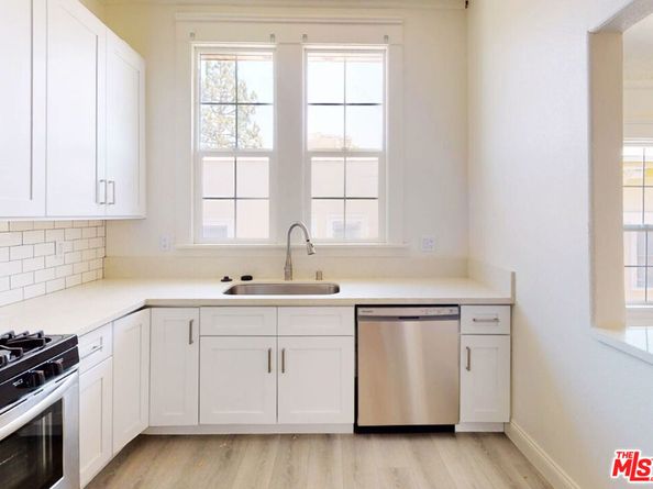 1139 W 27th Street, Los Angeles CA 90007