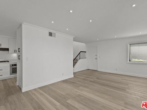 10500 Sunland Boulevard 4, Sunland CA 91040