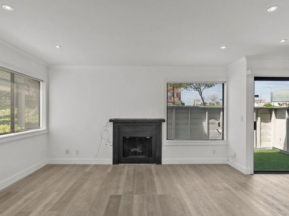 10500 Sunland Boulevard 4, Sunland CA 91040