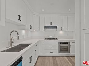 10500 Sunland Boulevard 4, Sunland CA 91040