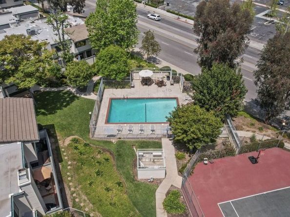 10500 Sunland Boulevard 4, Sunland CA 91040