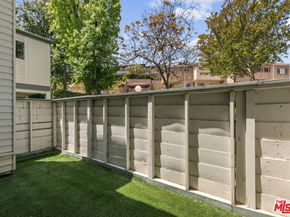 10500 Sunland Boulevard 4, Sunland CA 91040