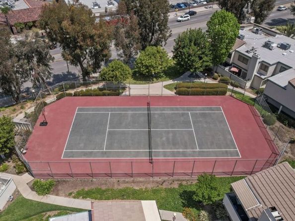 10500 Sunland Boulevard 4, Sunland CA 91040