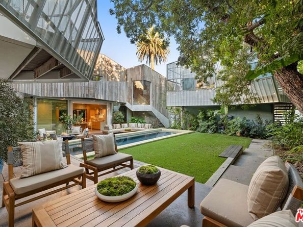 825 Palms Boulevard, Venice CA 90291