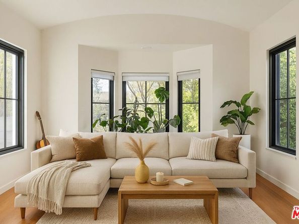 6733 Colgate Avenue, Los Angeles CA 90048