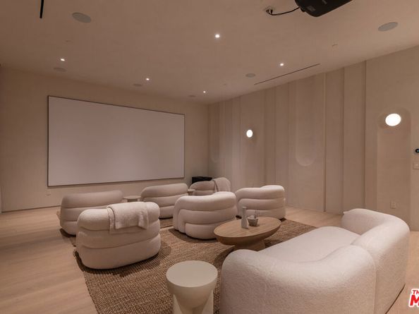 17177 Adlon Road, Encino CA 91436