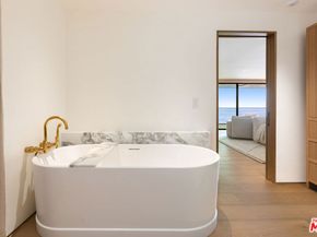 24818 Malibu Road, Malibu CA 90265