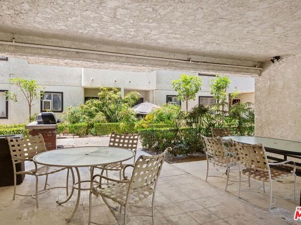 18530 Hatteras Street 115, Tarzana CA 91356