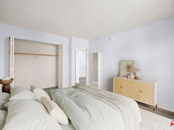 18530 Hatteras Street 115, Tarzana CA 91356