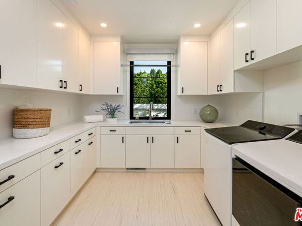 720 S Amalfi Drive, Pacific Palisades CA 90272